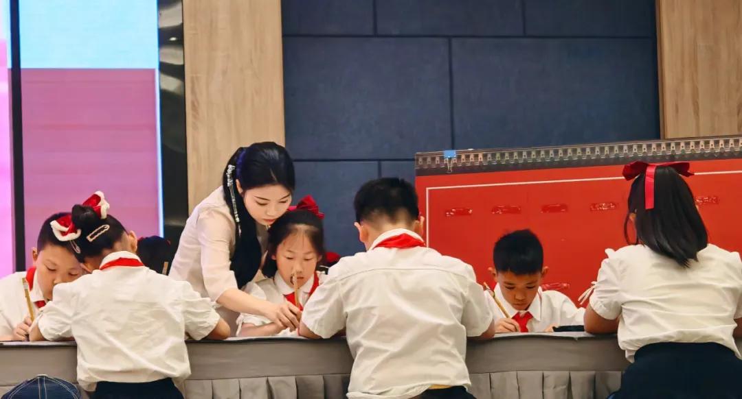 RpWC_1746692731567010064.jpeg a94cfaa580b348f0ada0523f7ef6e847~tplv-tt-origin-web_gif.jpeg