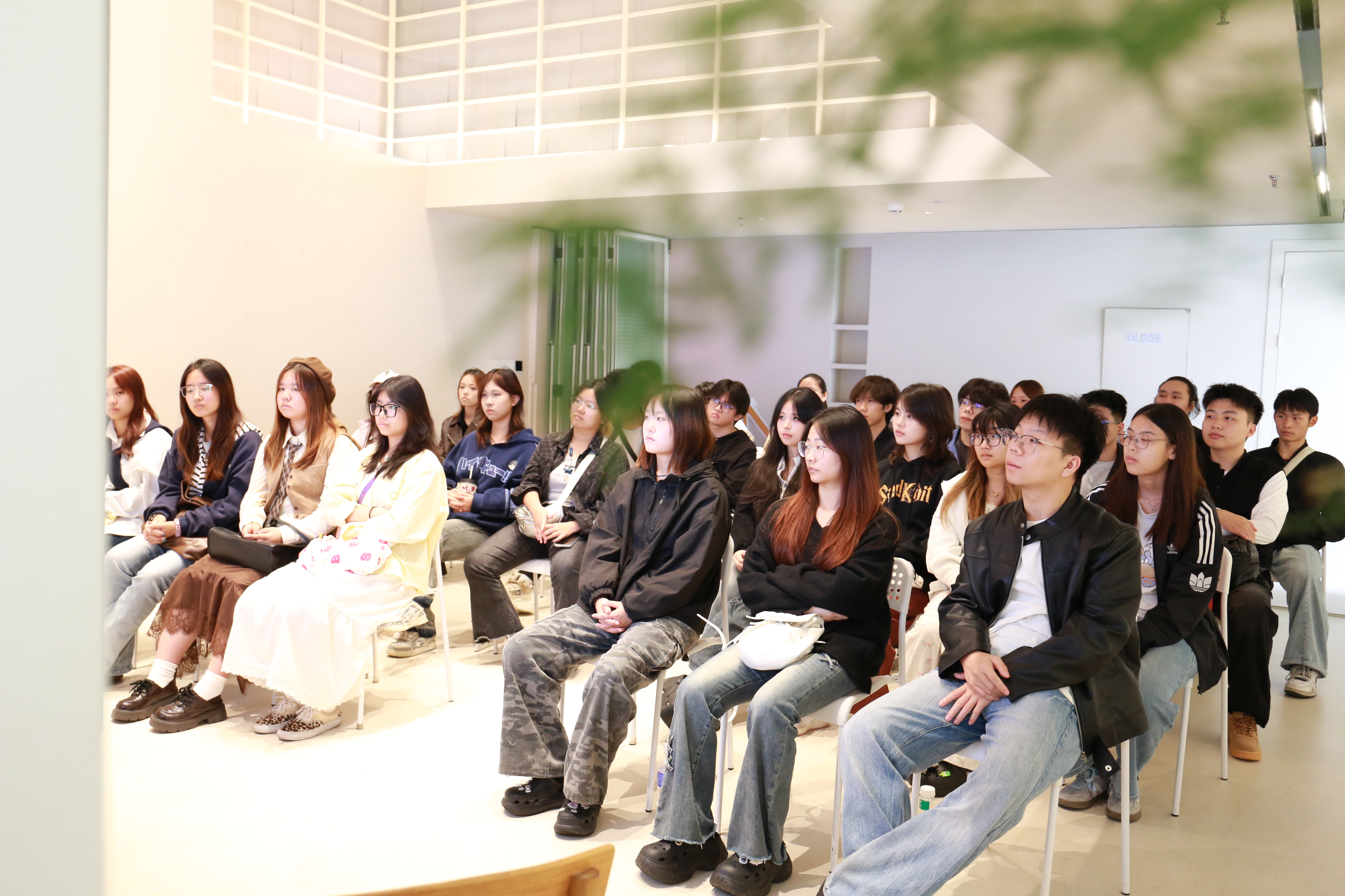 UoRT_1761189045878040296.jpg CCG_9775.jpg