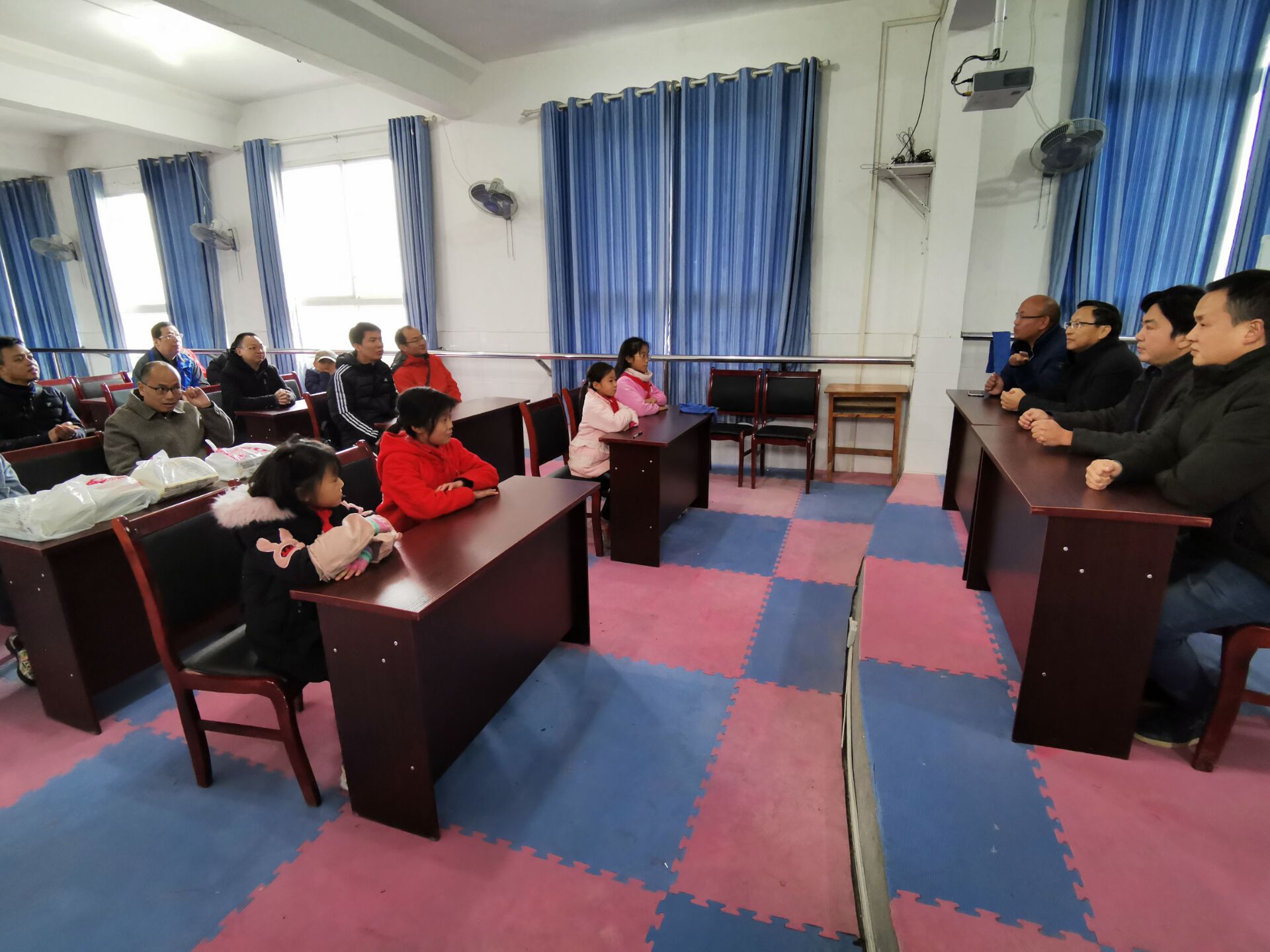 1575598684953022465.jpg 4E89K1NPU}DQJX2[}MW)_2V.jpg