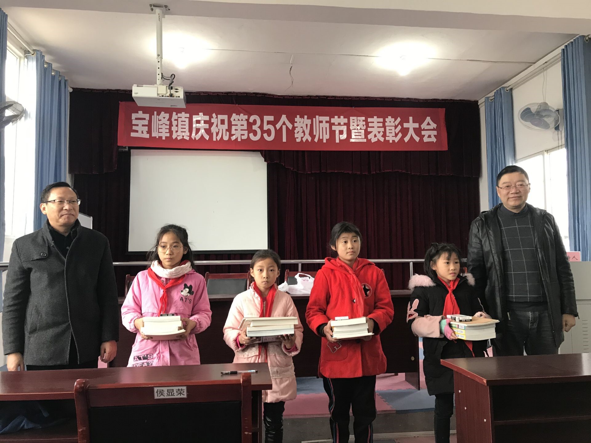 1575598706963051565.jpg H00WJ_H0JX%QS28F4PC2WMF.jpg